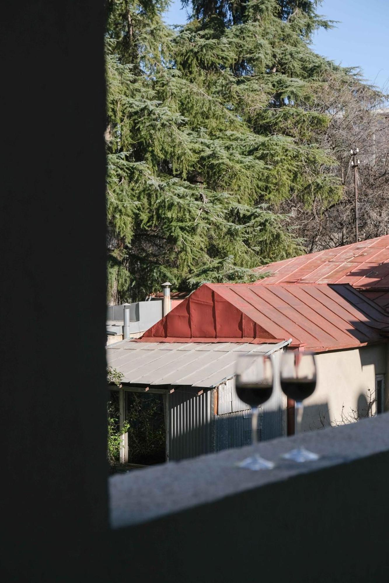 Round Garden Hotel Тбилиси Екстериор снимка